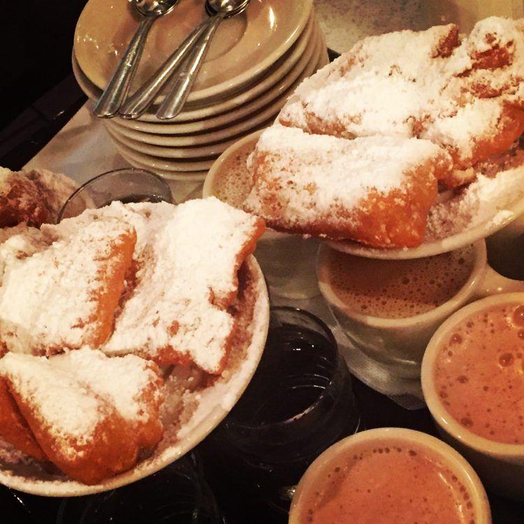12 Must Try New Orleans Foods & Where to Eat Them! New Orleans food, where to eat in New Orleans, beignets