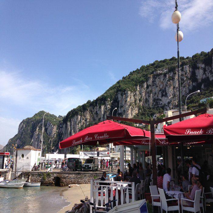 Seaside restaurant in Capri 