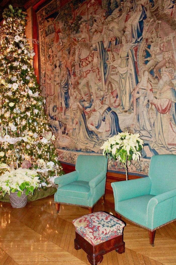 Christmastime at The Biltmore Estate in Asheville North Carolina! Includes a tour of the famous Biltmore House built in the 1800s by George Vanderbilt!