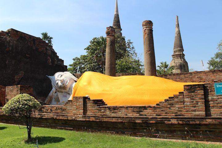 reclining buddha at Ayutthaya