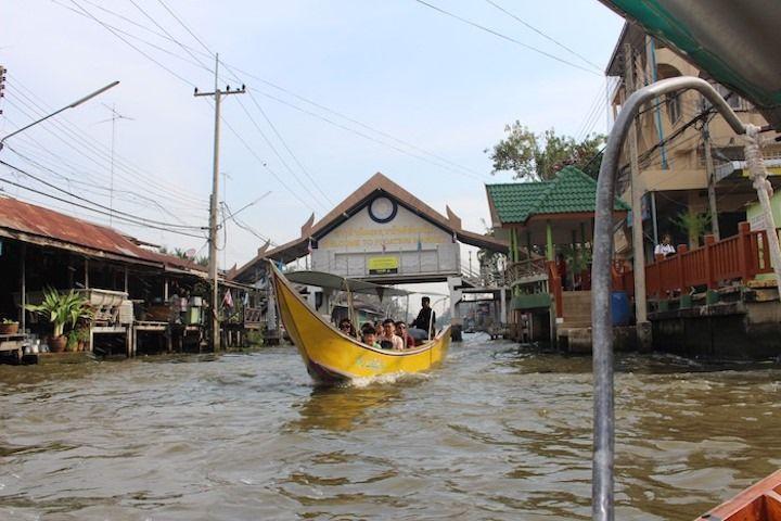 Damnoen Saduak Floating Market