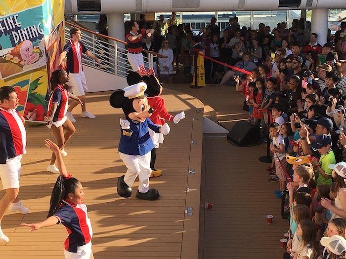 Disney Cruise Line for Adults, Disney Cruises without kids, Disney Dream Cruise, disney cruise for adults, disney cruise line, disney dream, Social media moms celebration, Cruise tips, Disney Cruise tips