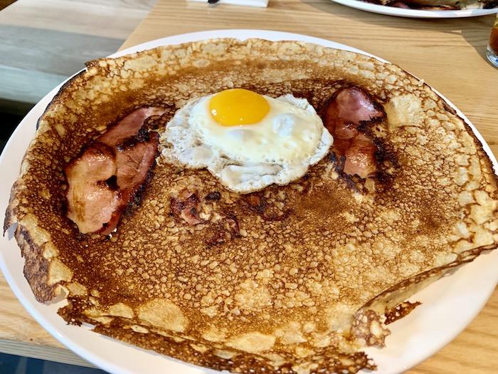 dutch pancake with bacon and egg