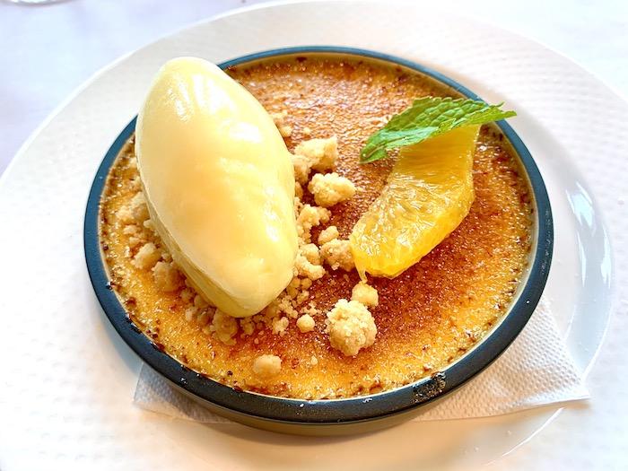 acreme brûlée from Lava restaurant at the Blue Lagoon